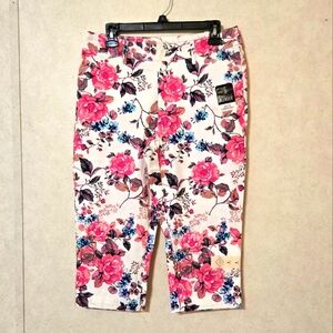 SZ 8 ST. JOHN'S BAY MID-RISE CAPRI Floral Print Pants with Pink and Blue…
